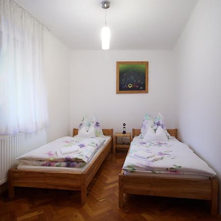 Keramikart-Wohnung Pécs Zewnętrze zdjęcie